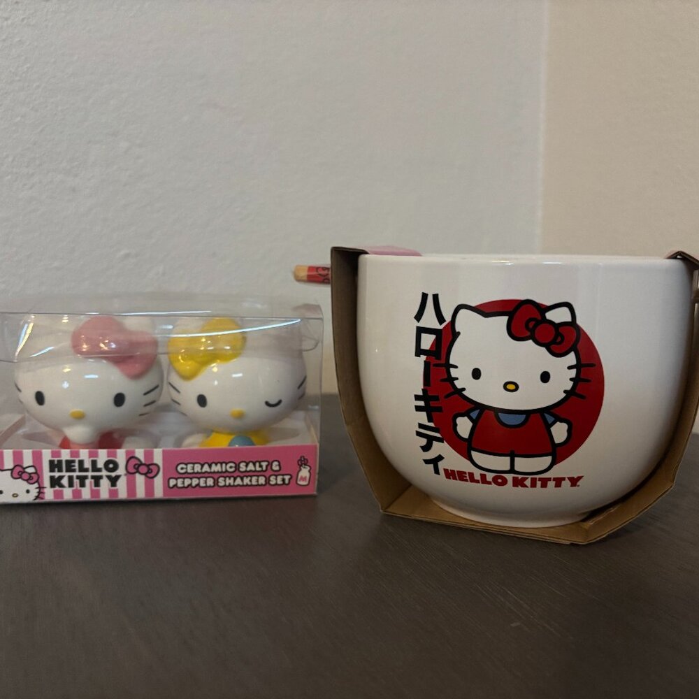 Hello Kitty Kitchen Foodie Combo Ramen Cup and Salt and Pepper Shakers NEW